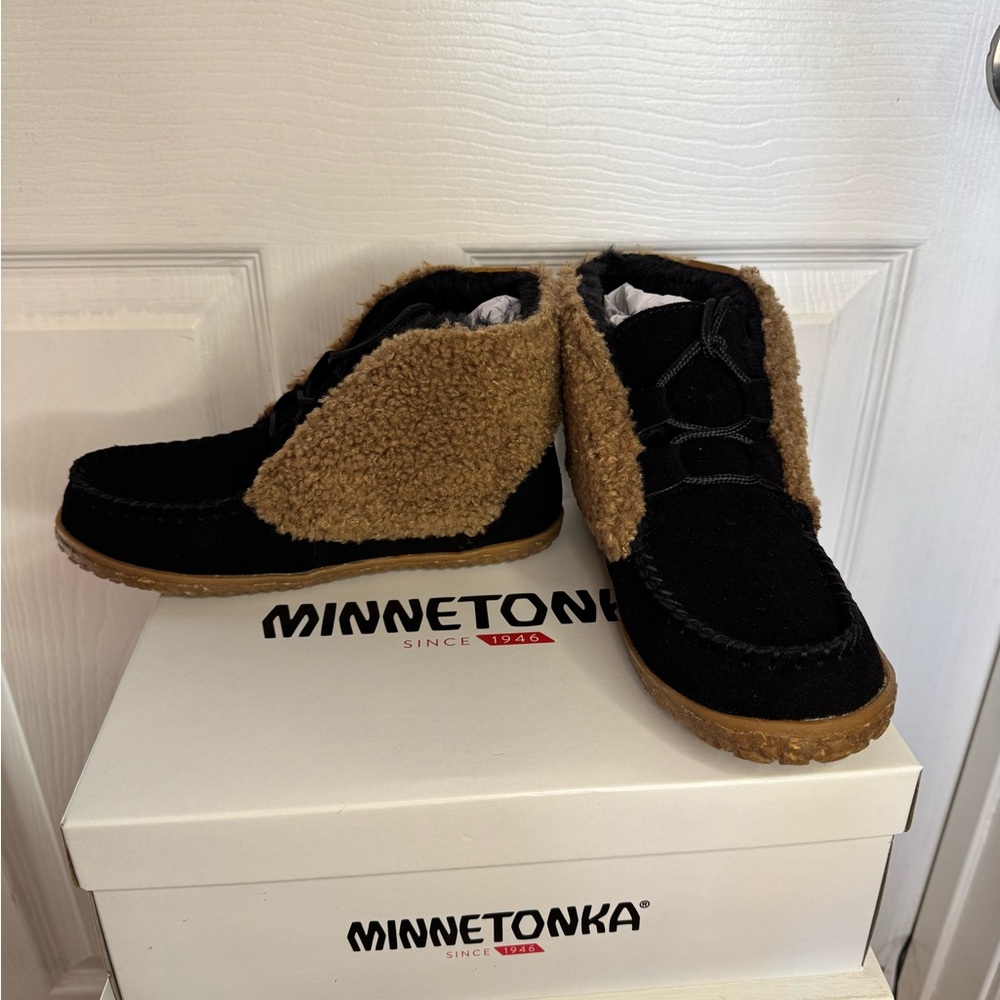 NIB Minnetonka Torrey Bootie